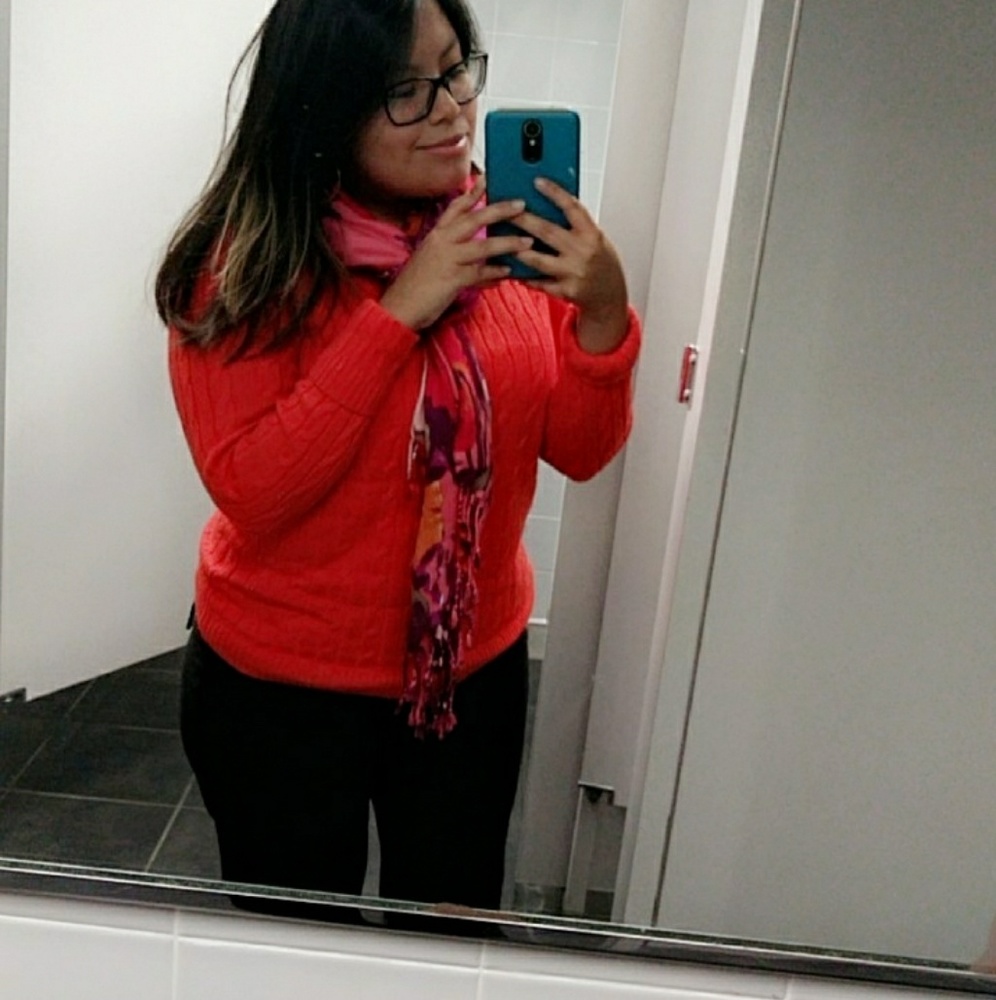 Meet your Posher, Macarena